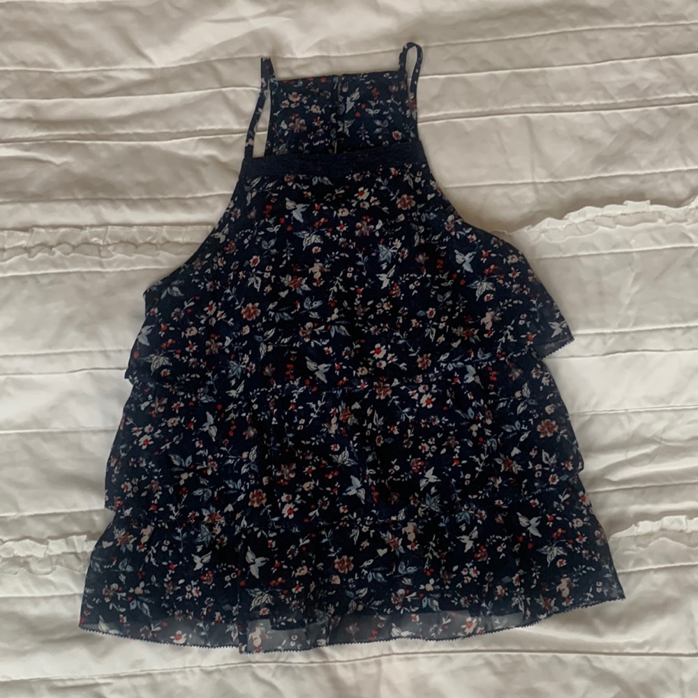 Abercrombie & Fitch 
Navy floral truffle top size small